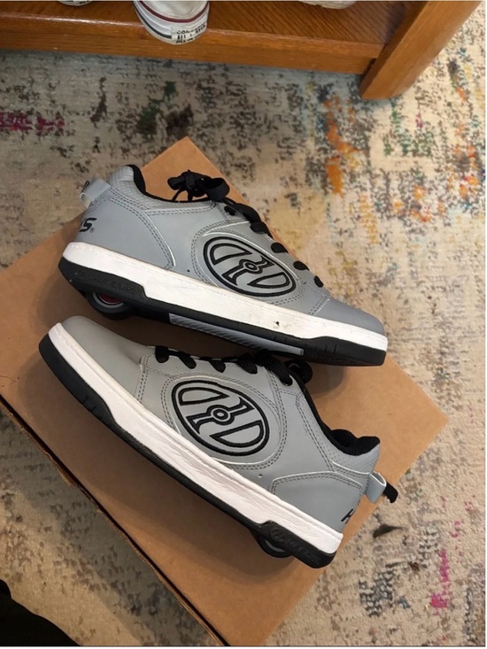 Heelys Other - Heelys size 5 youth
